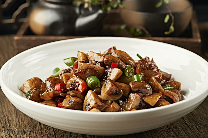 香辣酱烧口蘑腊肉