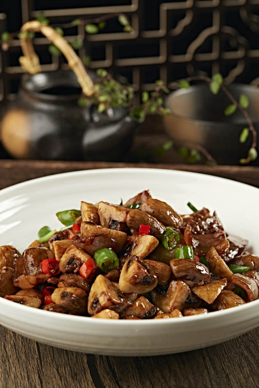 香辣酱烧口蘑腊肉