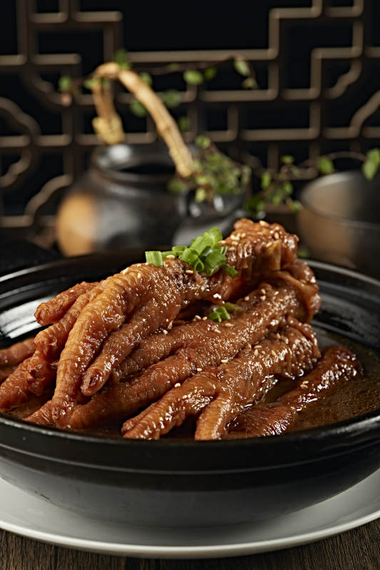 烧锅浓汤炖虎皮鸡爪