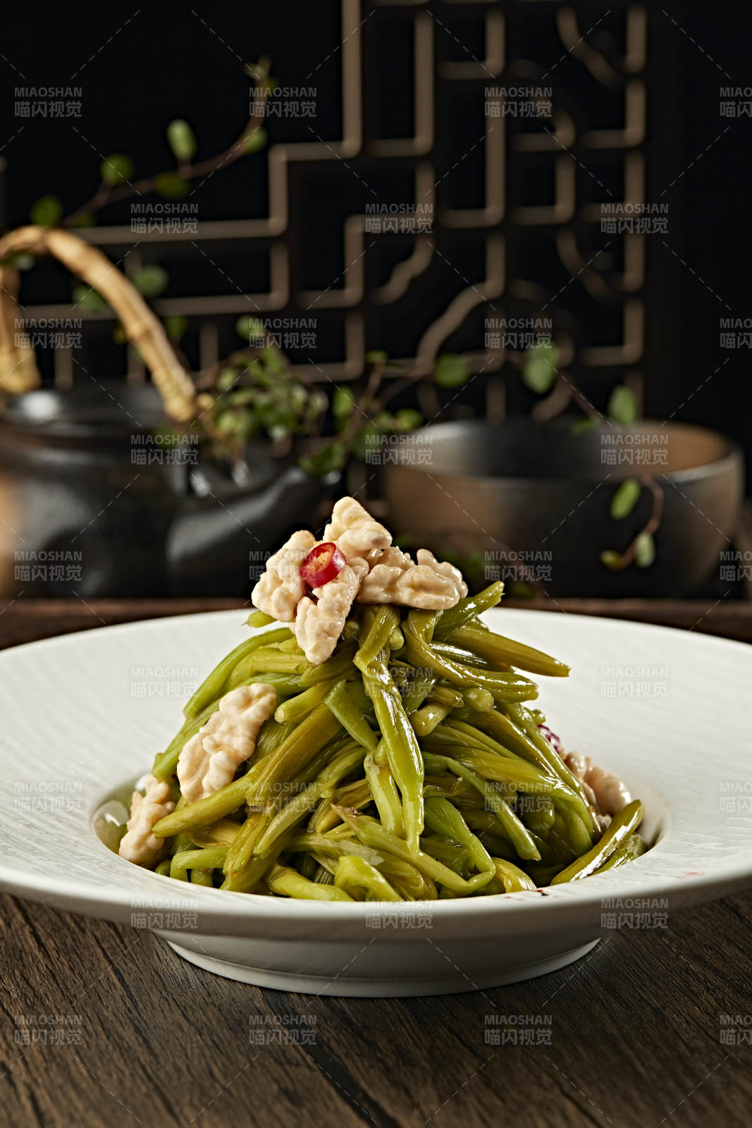 澆汁桃仁鮮黃花菜