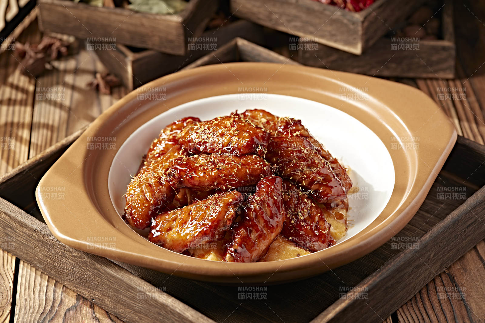 砂锅桂花蜂蜜焗鸡翅