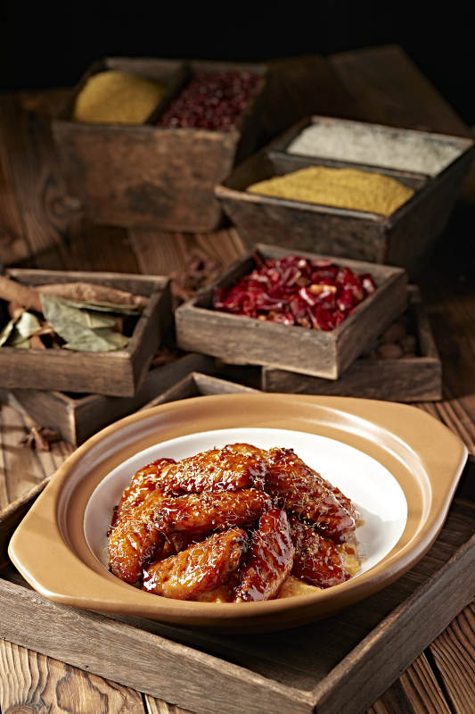 砂锅桂花蜂蜜焗鸡翅