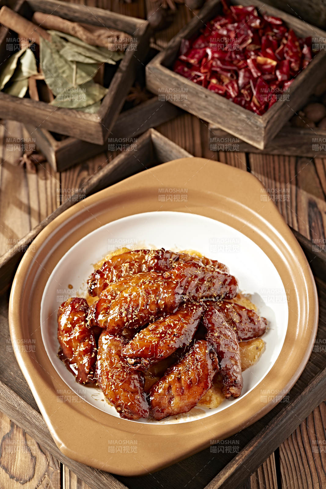 砂锅桂花蜂蜜焗鸡翅