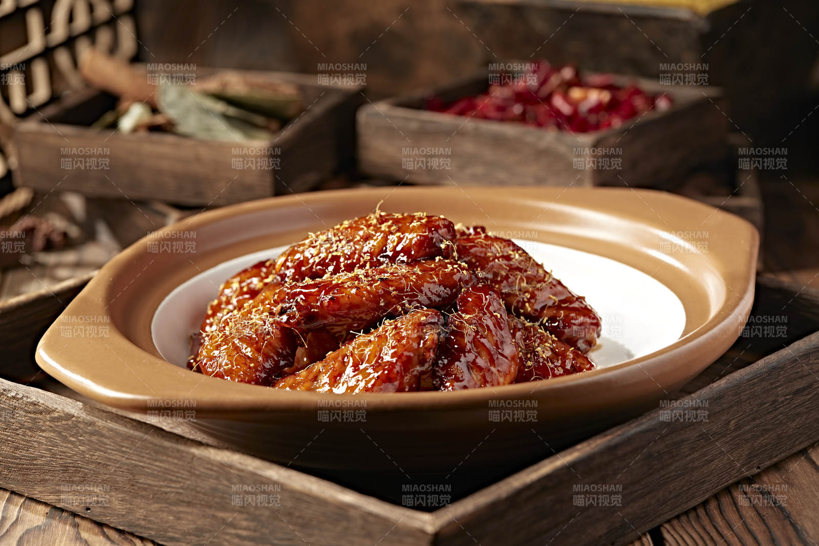 砂锅桂花蜂蜜焗鸡翅