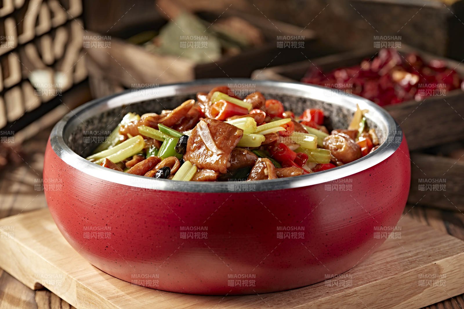 豆豉米椒西芹烧肥肠图片