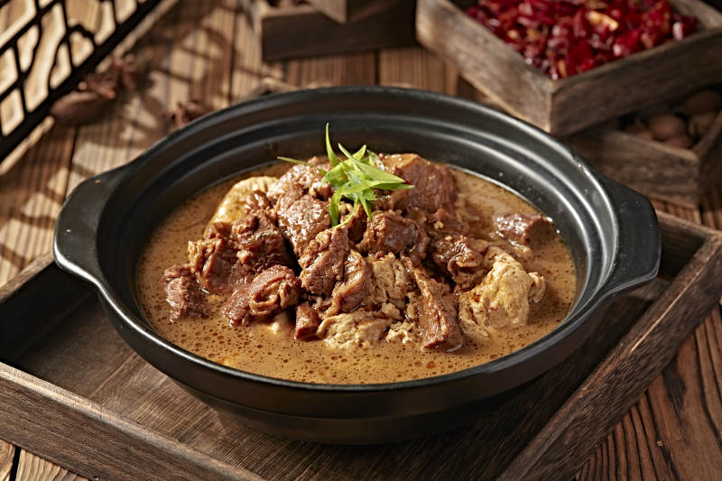 砂锅土豆腐炖牛腩