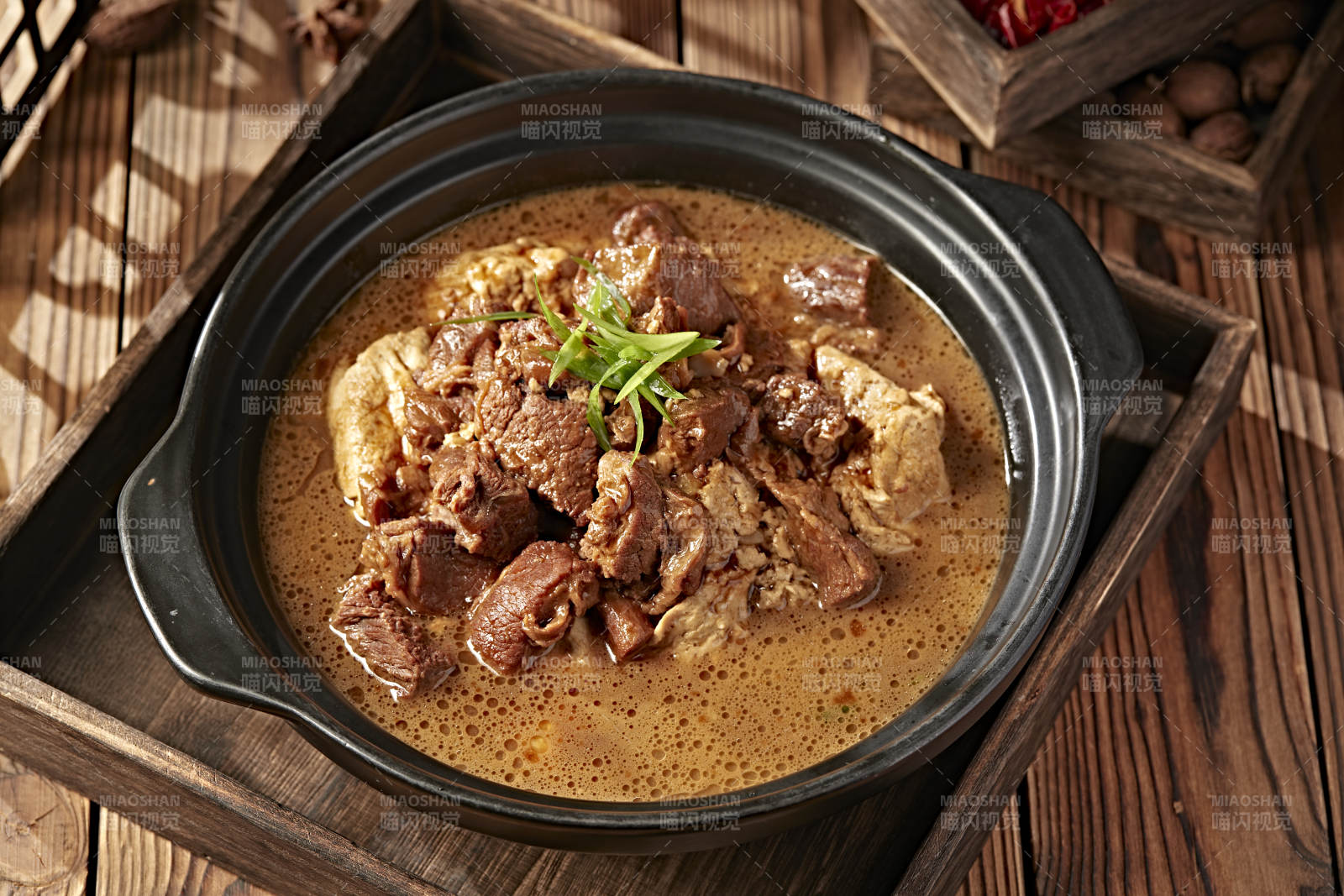 砂鍋土豆腐燉牛腩