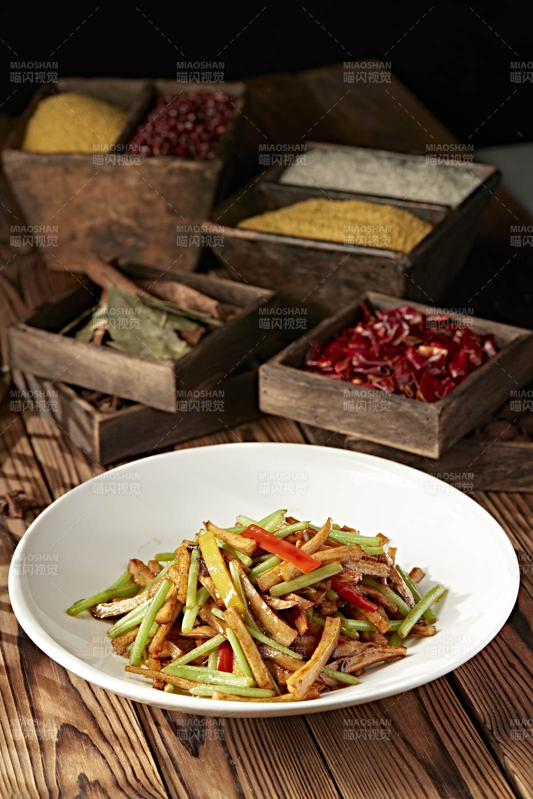 彩椒丝西芹XO酱烧杏鲍菇