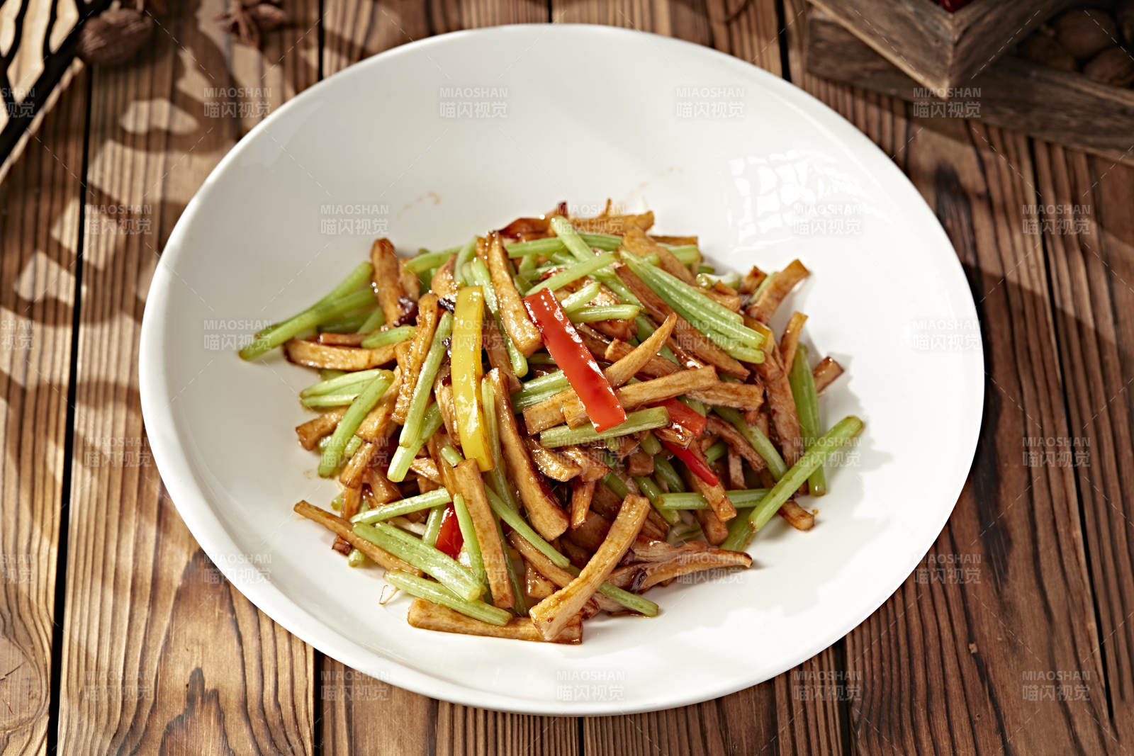 彩椒丝西芹XO酱烧杏鲍菇