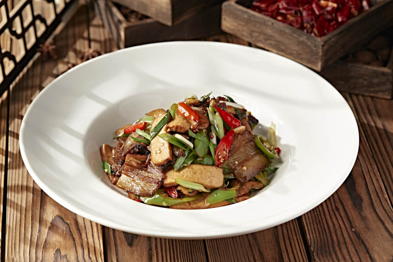 蒜苗米椒香干烧炒腊肉