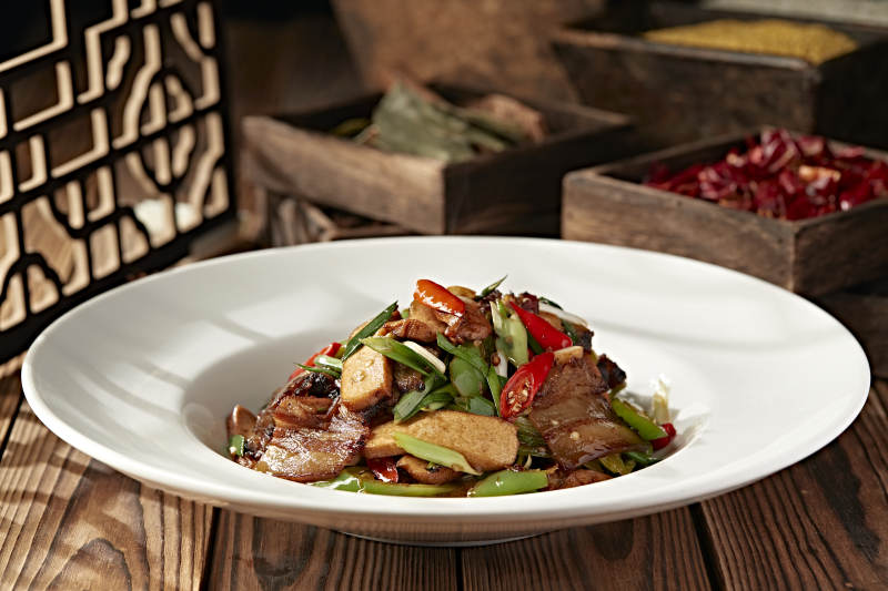 蒜苗米椒香干烧炒腊肉