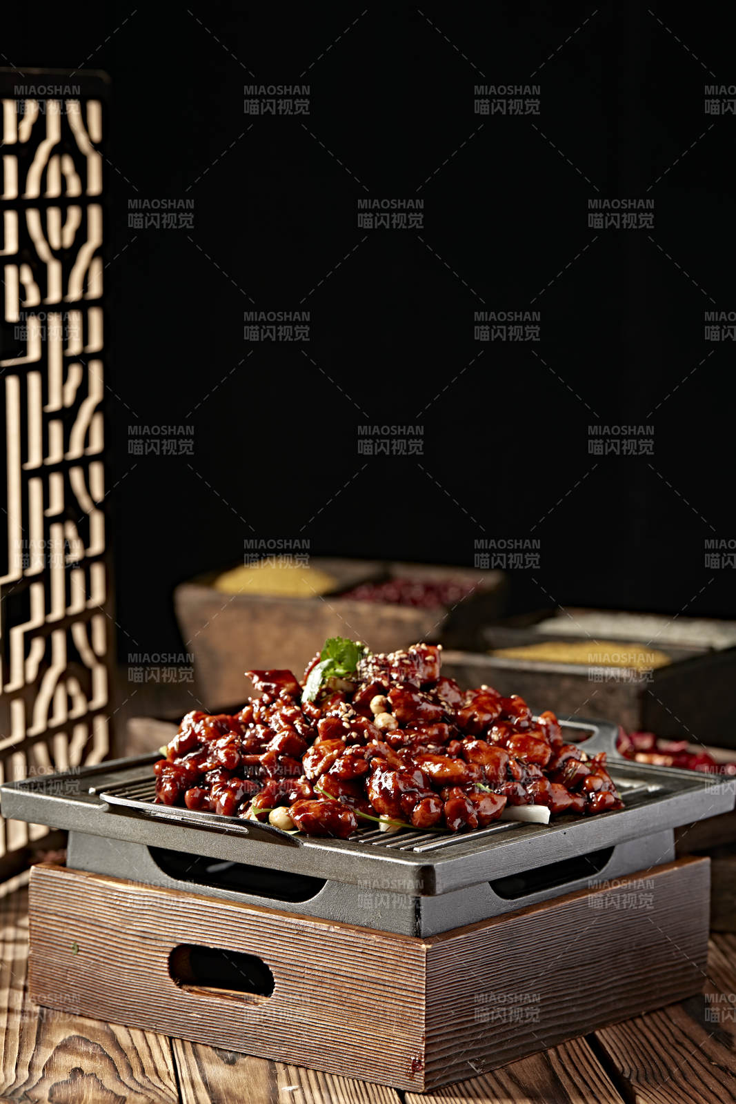 铁板炙子酱香鸡丁