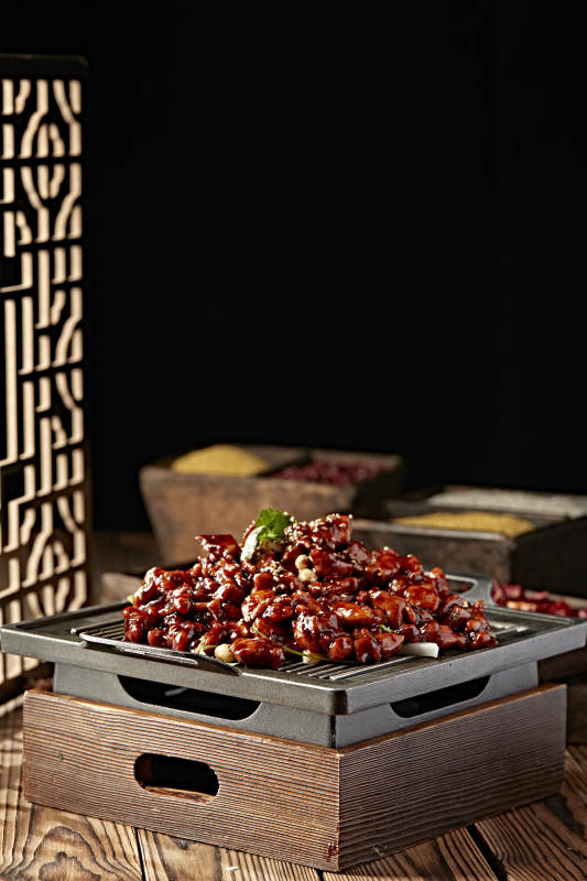 铁板炙子酱香鸡丁