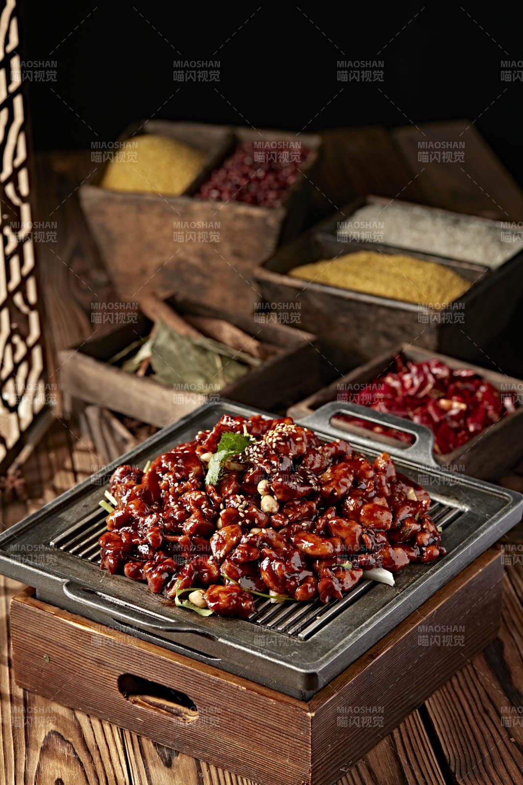 铁板炙子酱香鸡丁