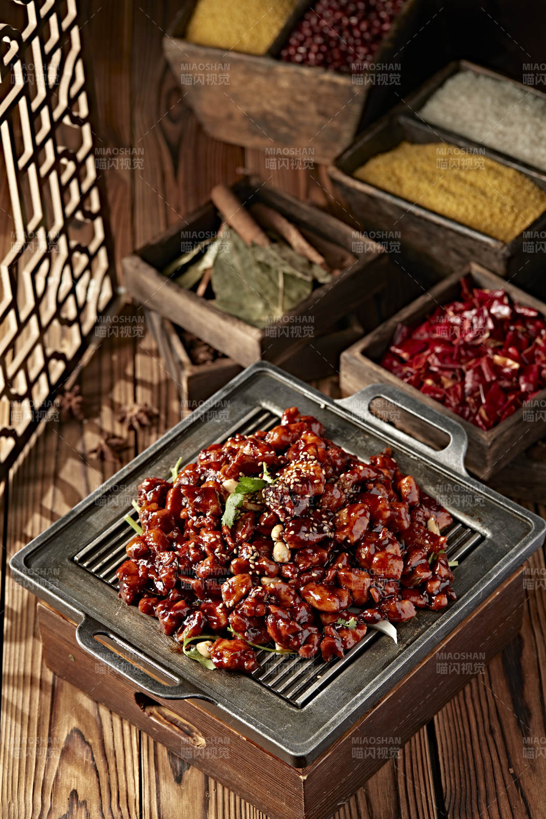 铁板炙子酱香鸡丁