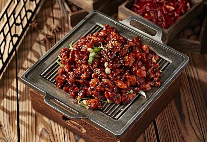 铁板炙子酱香鸡丁