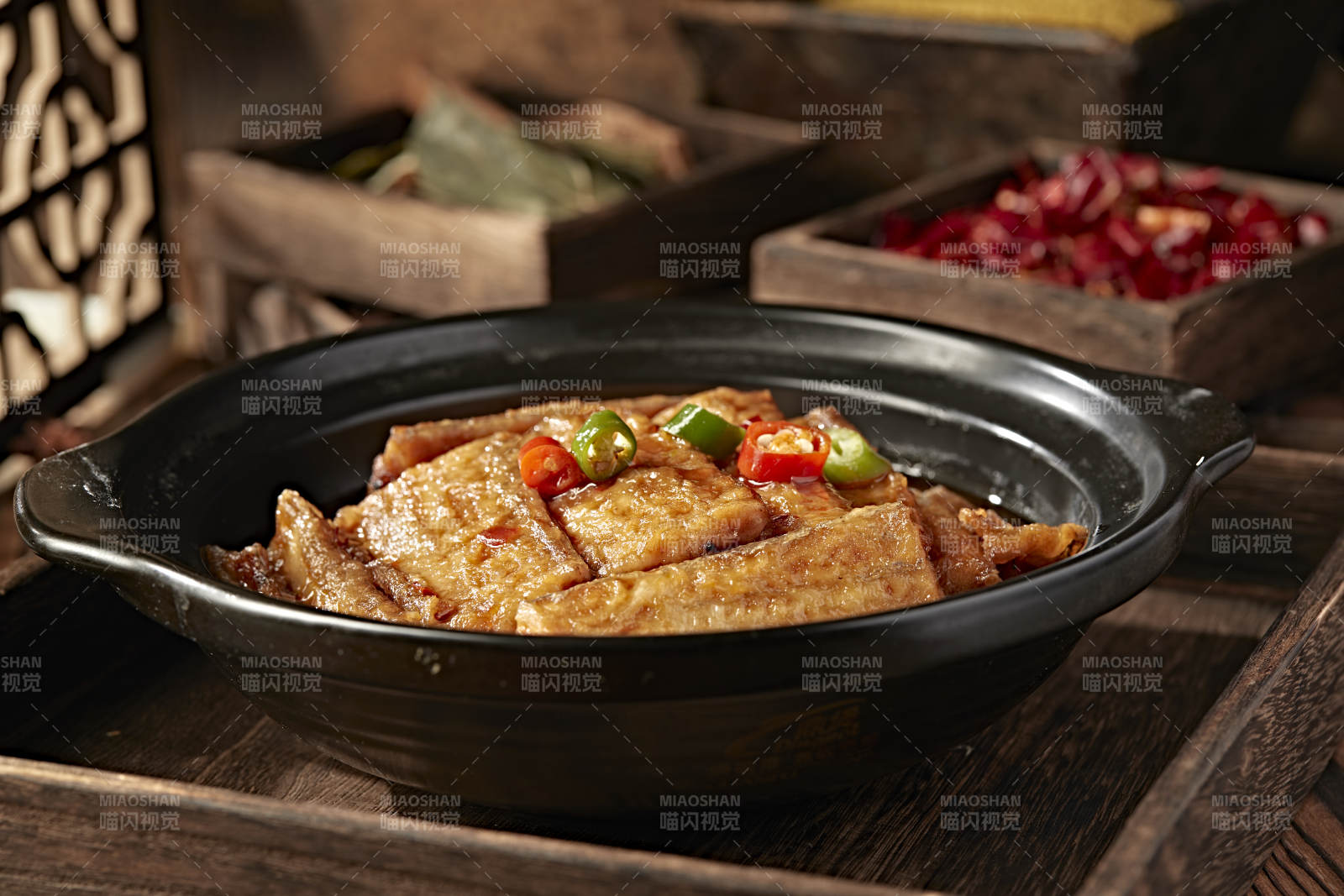 砂锅红油香辣炖酥骨带鱼