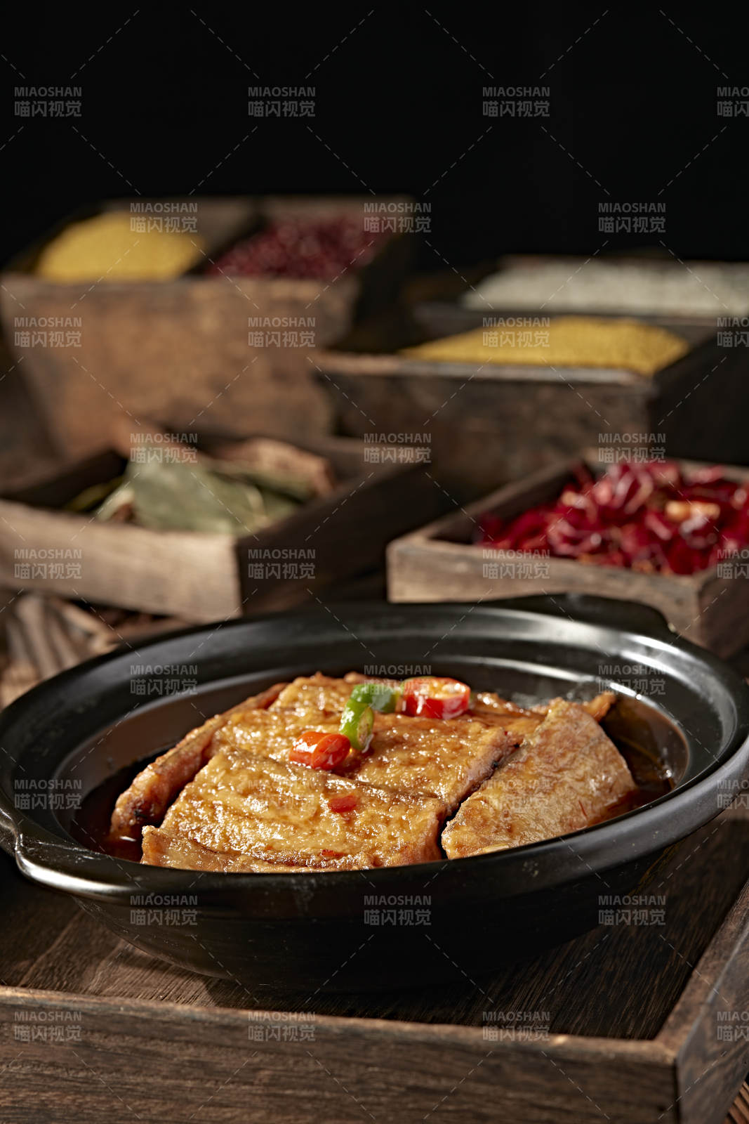 砂锅红油香辣炖酥骨带鱼