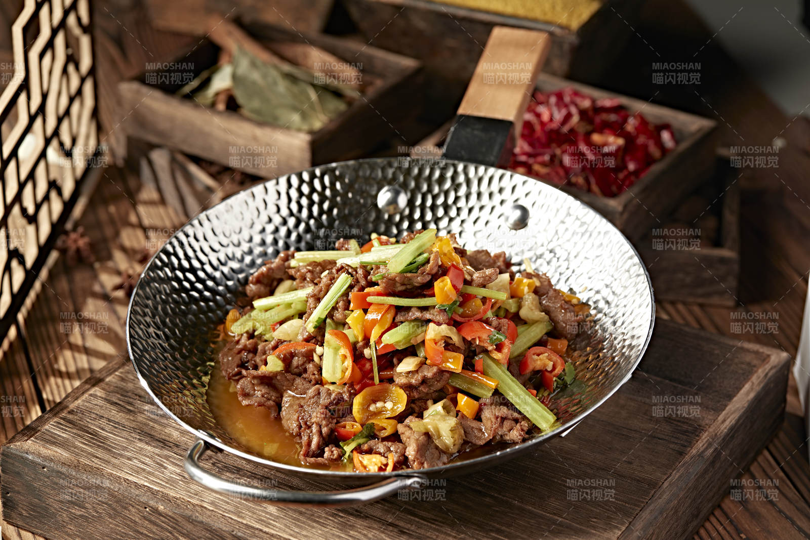 西芹剁椒小炒黃牛肉