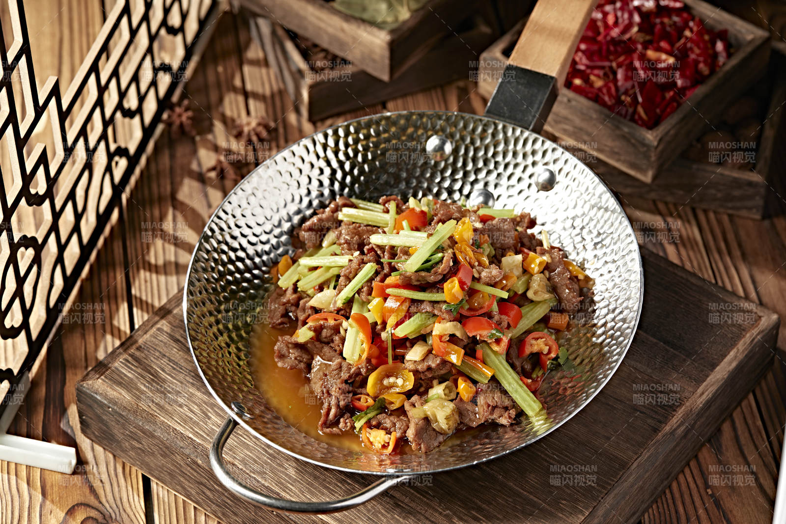 西芹剁椒小炒黃牛肉