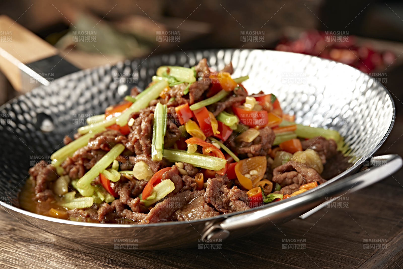 西芹剁椒小炒黃牛肉