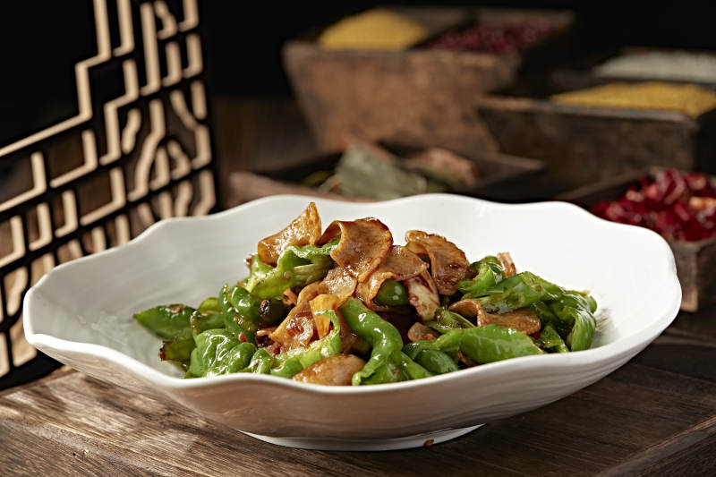 五花肉螺絲青辣椒爆炒海螺片