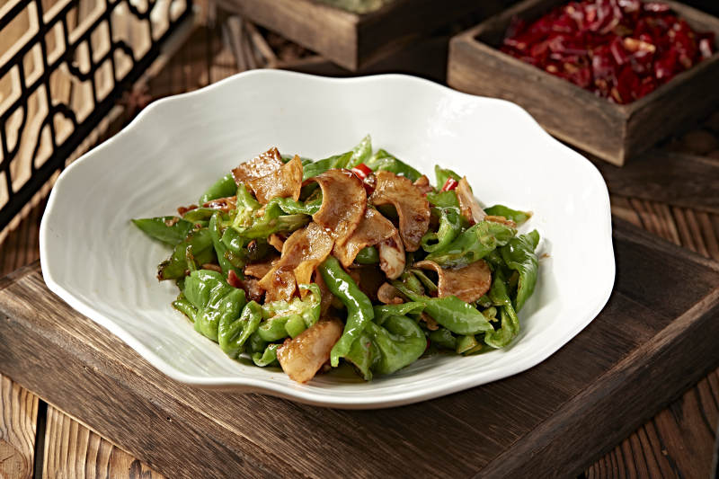 五花肉螺絲青辣椒爆炒海螺片