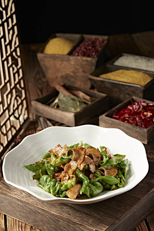 五花肉螺絲青辣椒爆炒海螺片