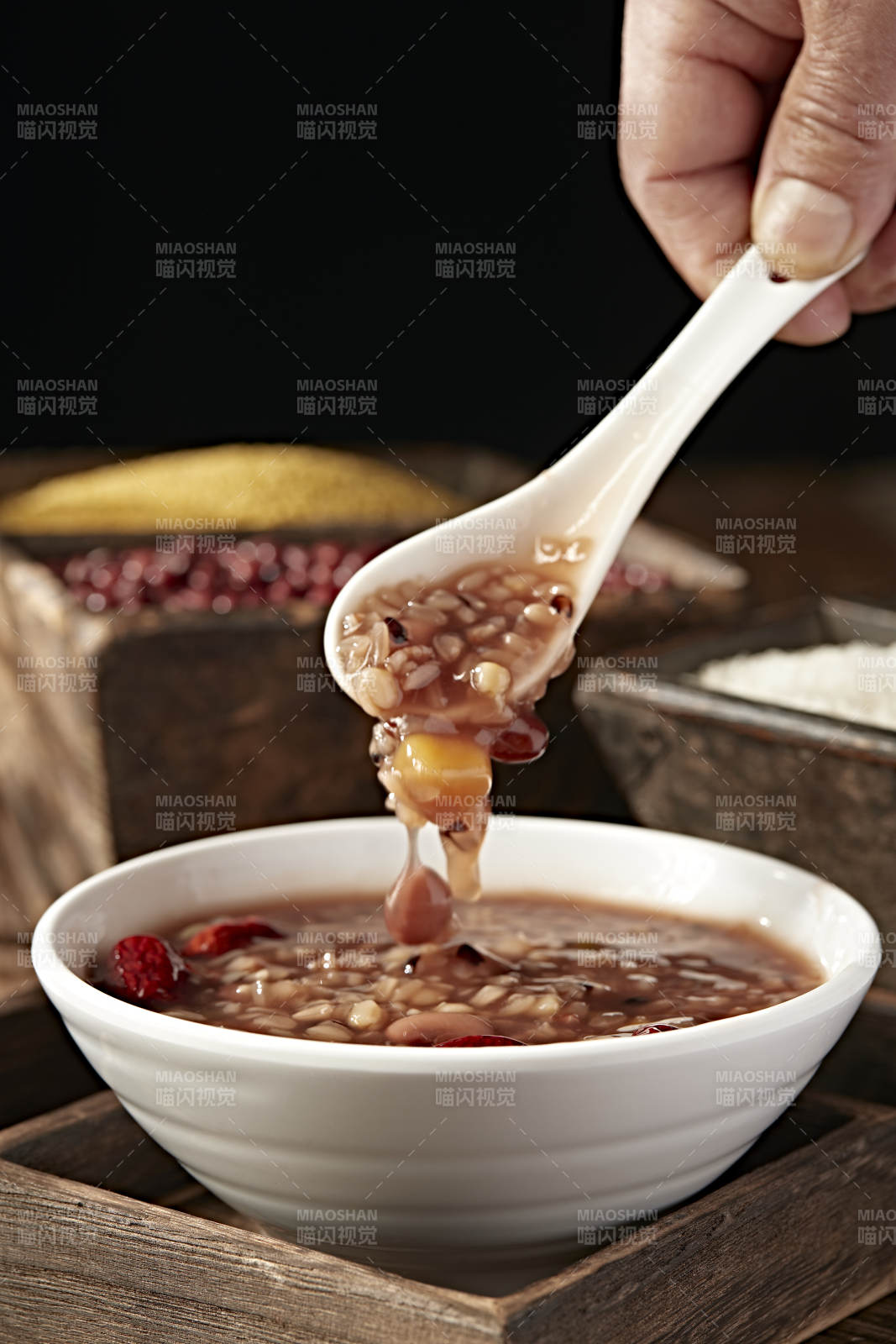 傳統(tǒng)節(jié)氣美食八寶臘八粥