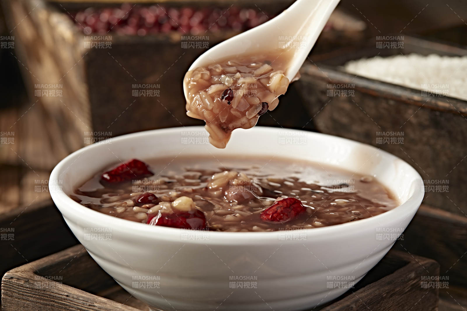 传统节气美食八宝腊八粥