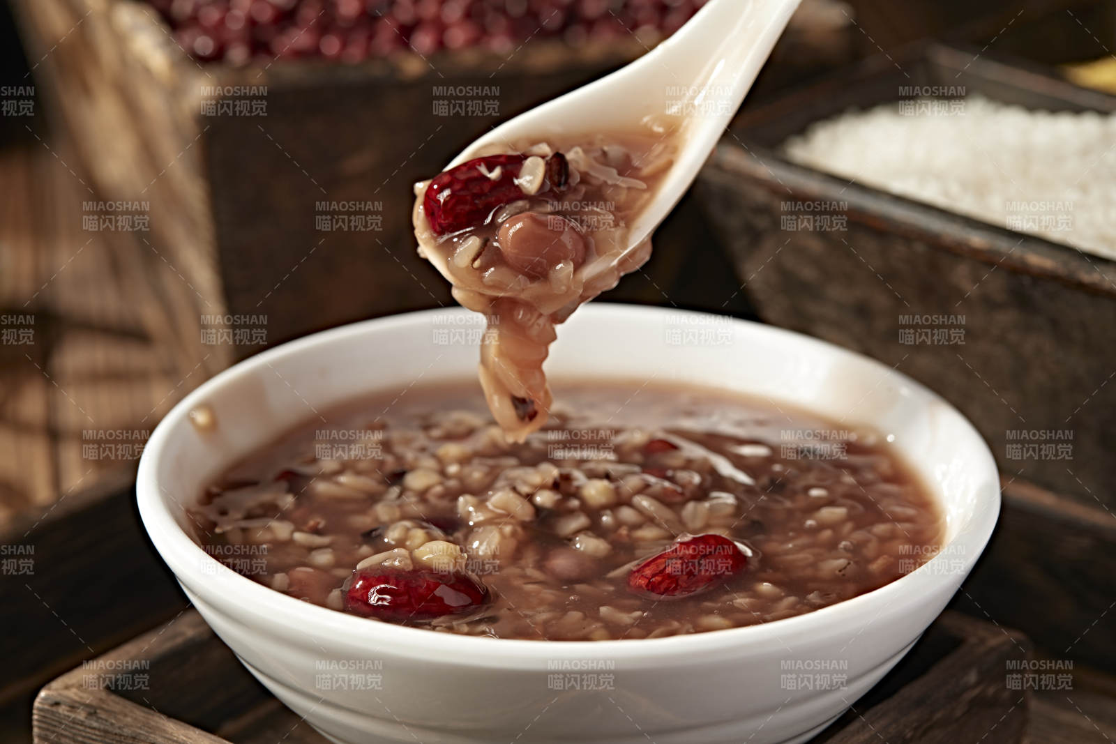 傳統(tǒng)節(jié)氣美食八寶臘八粥