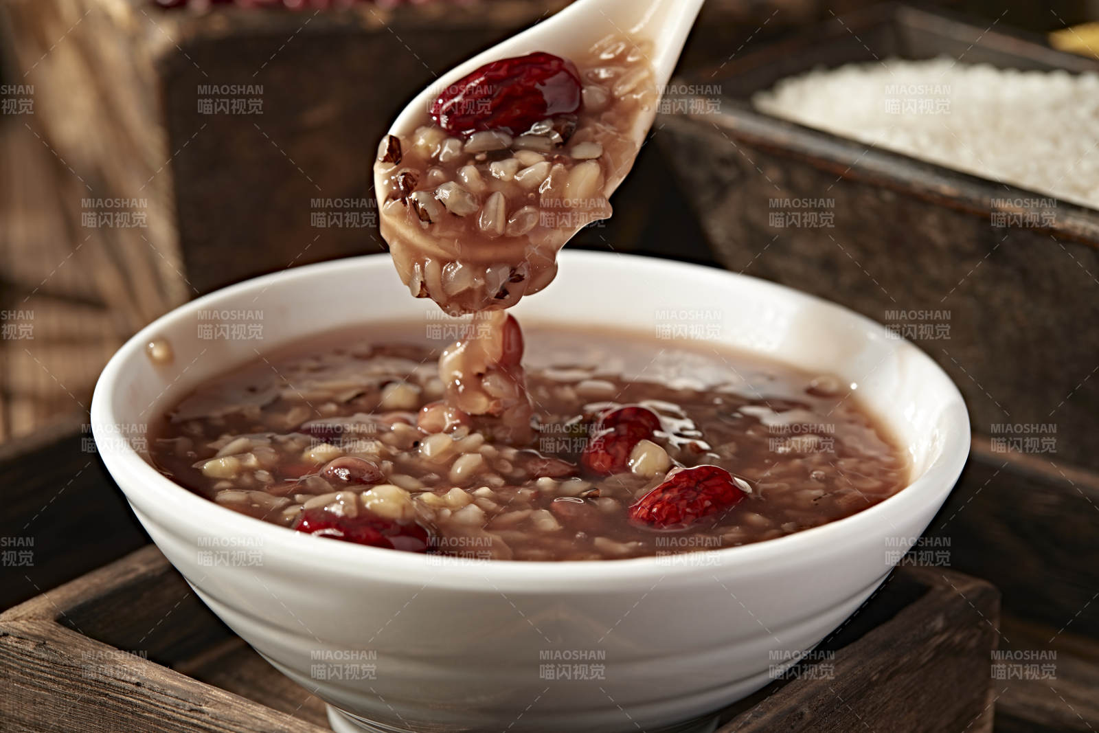 傳統(tǒng)節(jié)氣美食八寶臘八粥