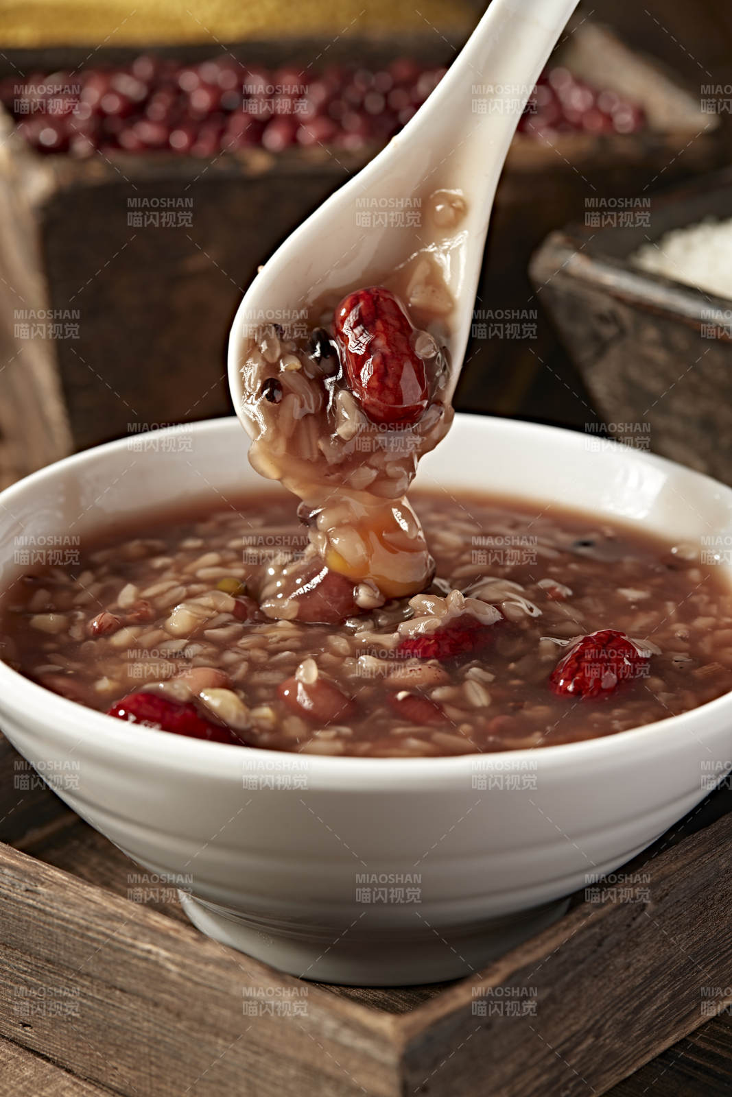传统节气美食八宝腊八粥