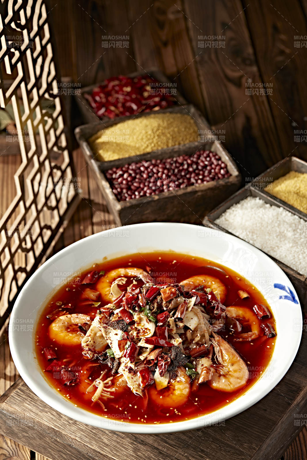 川味红油大虾毛血旺