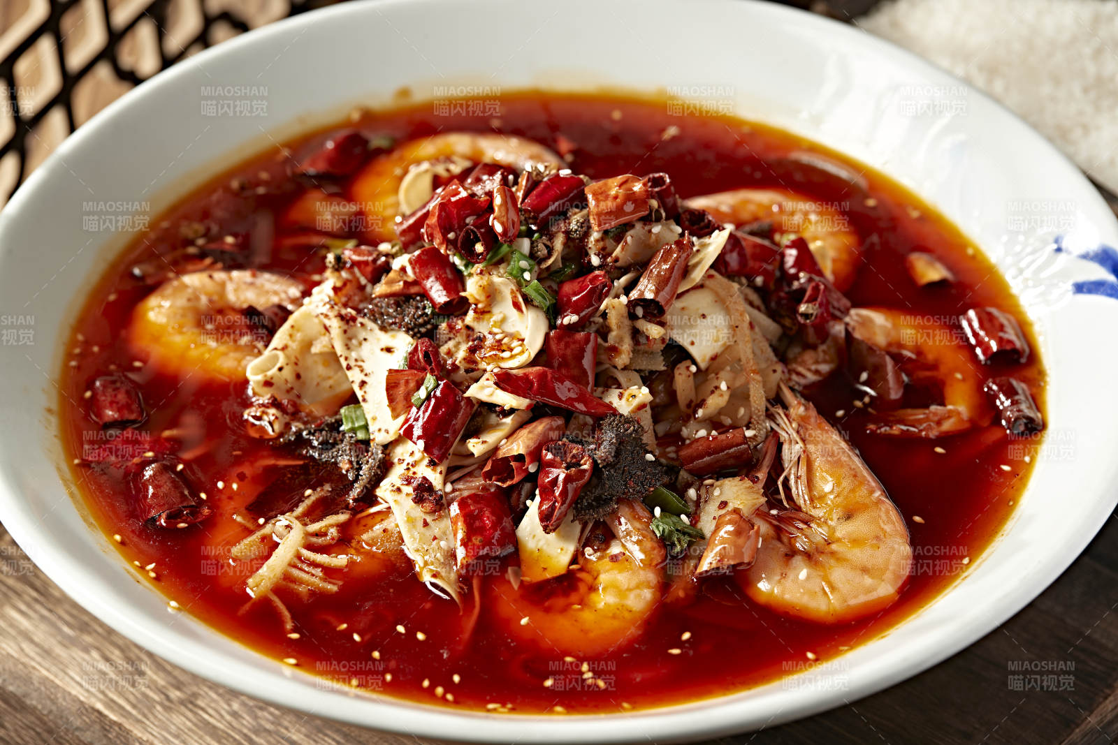 川味红油大虾毛血旺