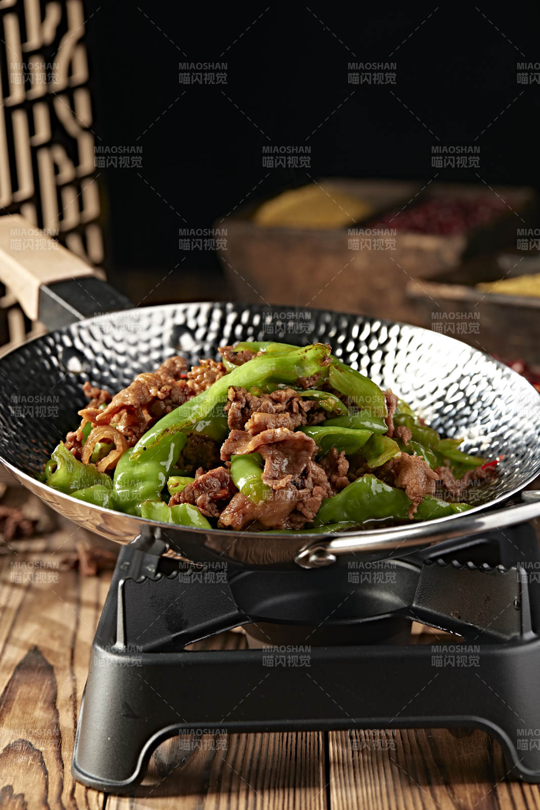 精美小炒螺絲椒爆炒豬五花肉