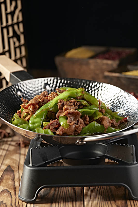 精美小炒螺絲椒爆炒豬五花肉