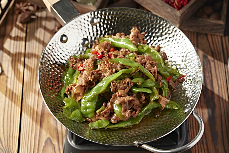 精美小炒螺絲椒爆炒豬五花肉