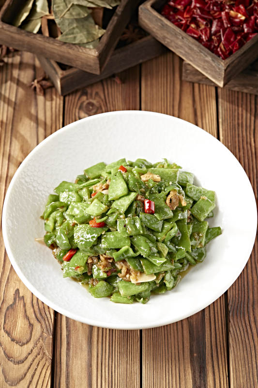 蒜香五花肉刀豆角炒辣椒