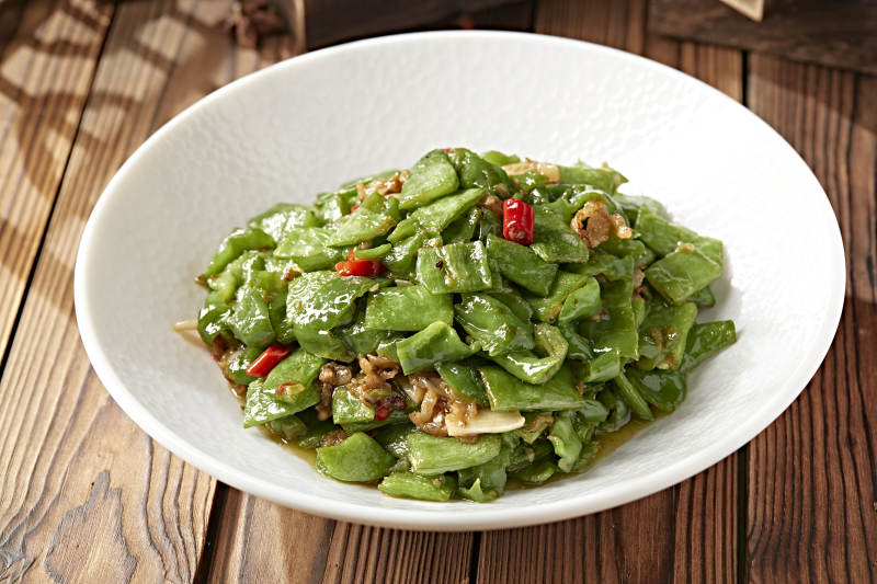 蒜香五花肉刀豆角炒辣椒