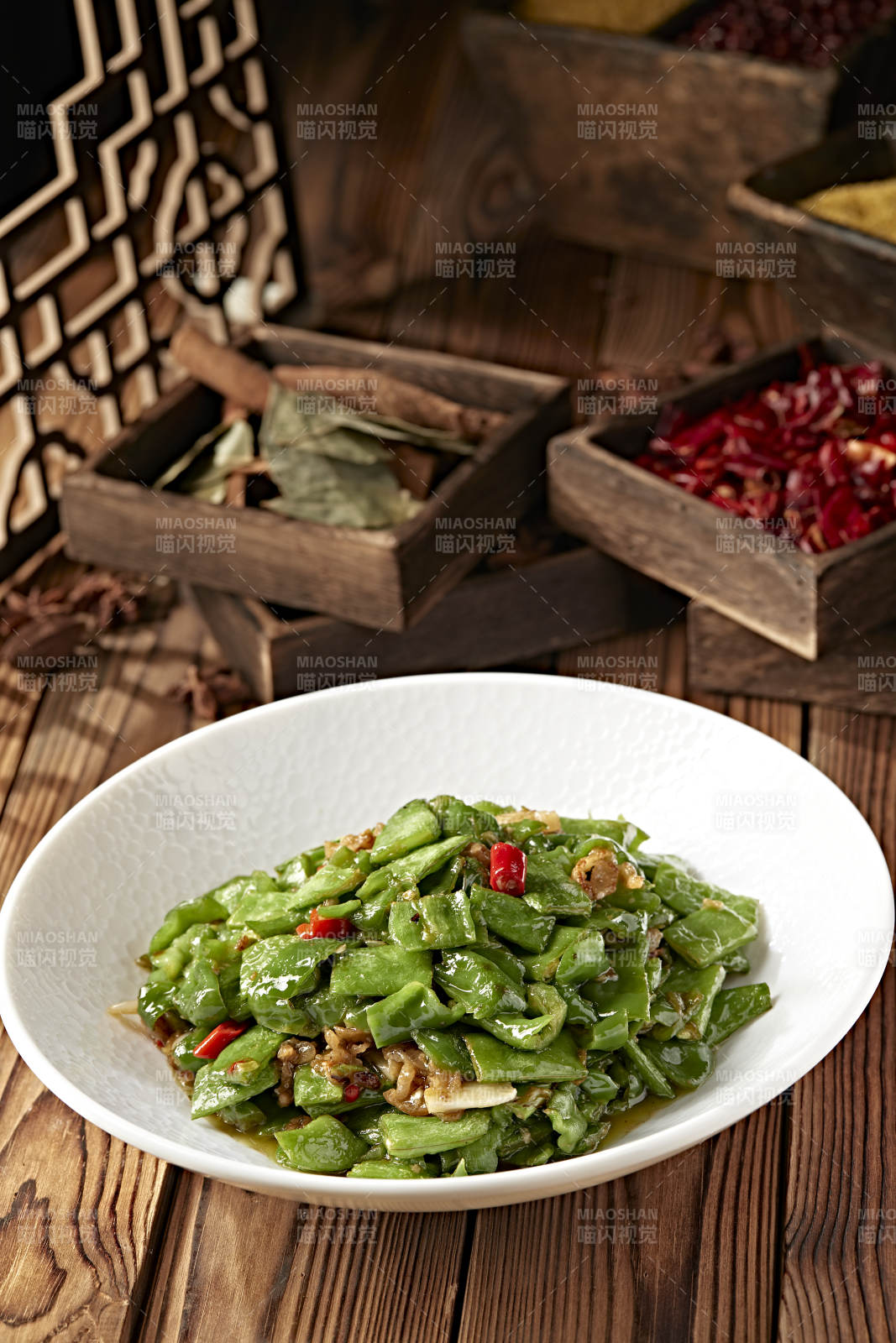 蒜香五花肉刀豆角炒辣椒