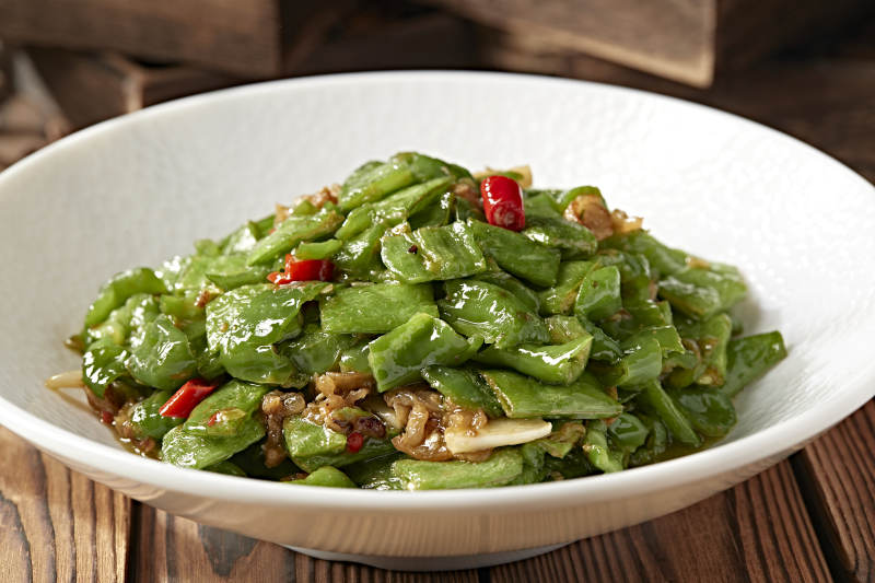 蒜香五花肉刀豆角炒辣椒