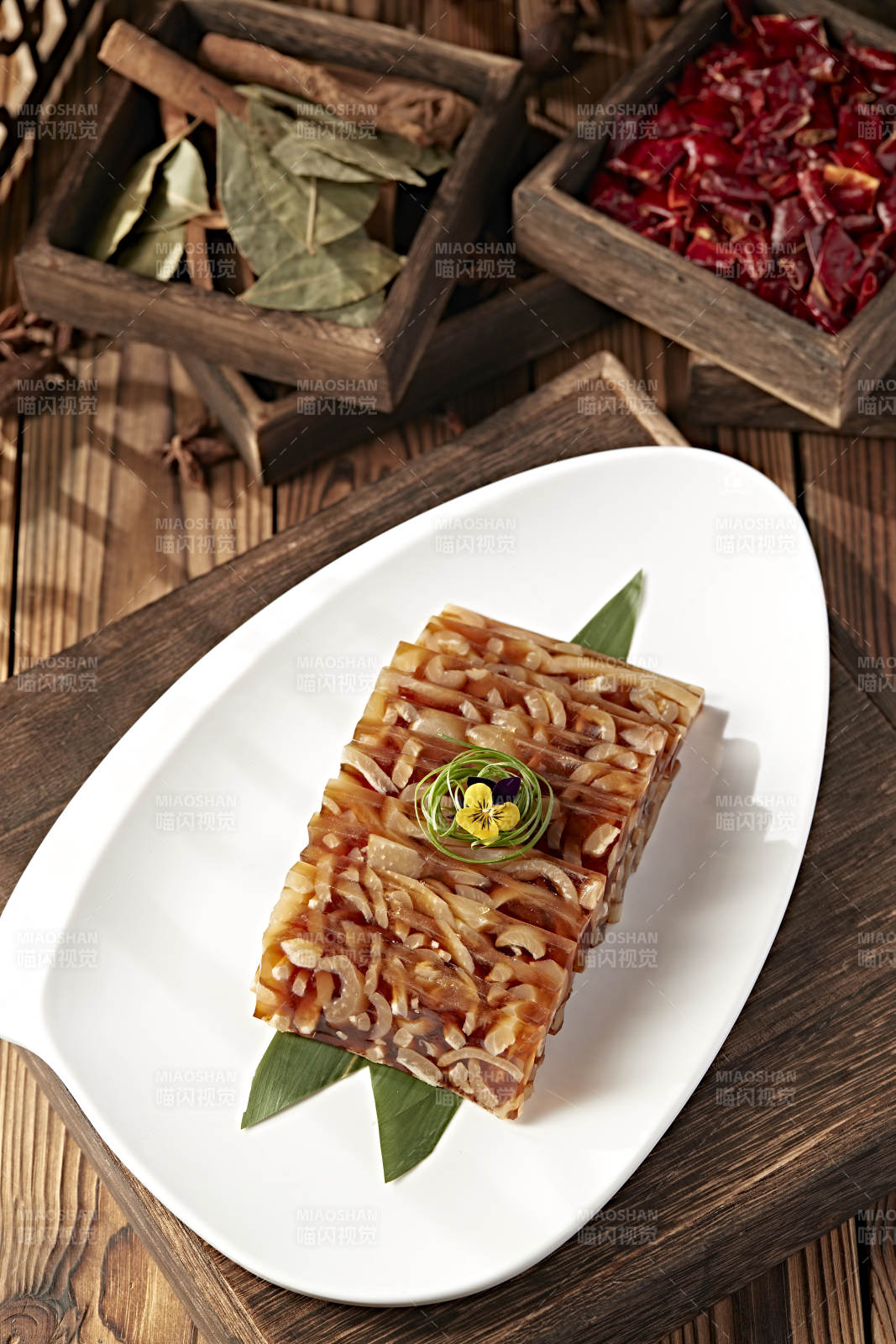 琥珀水晶猪皮冻