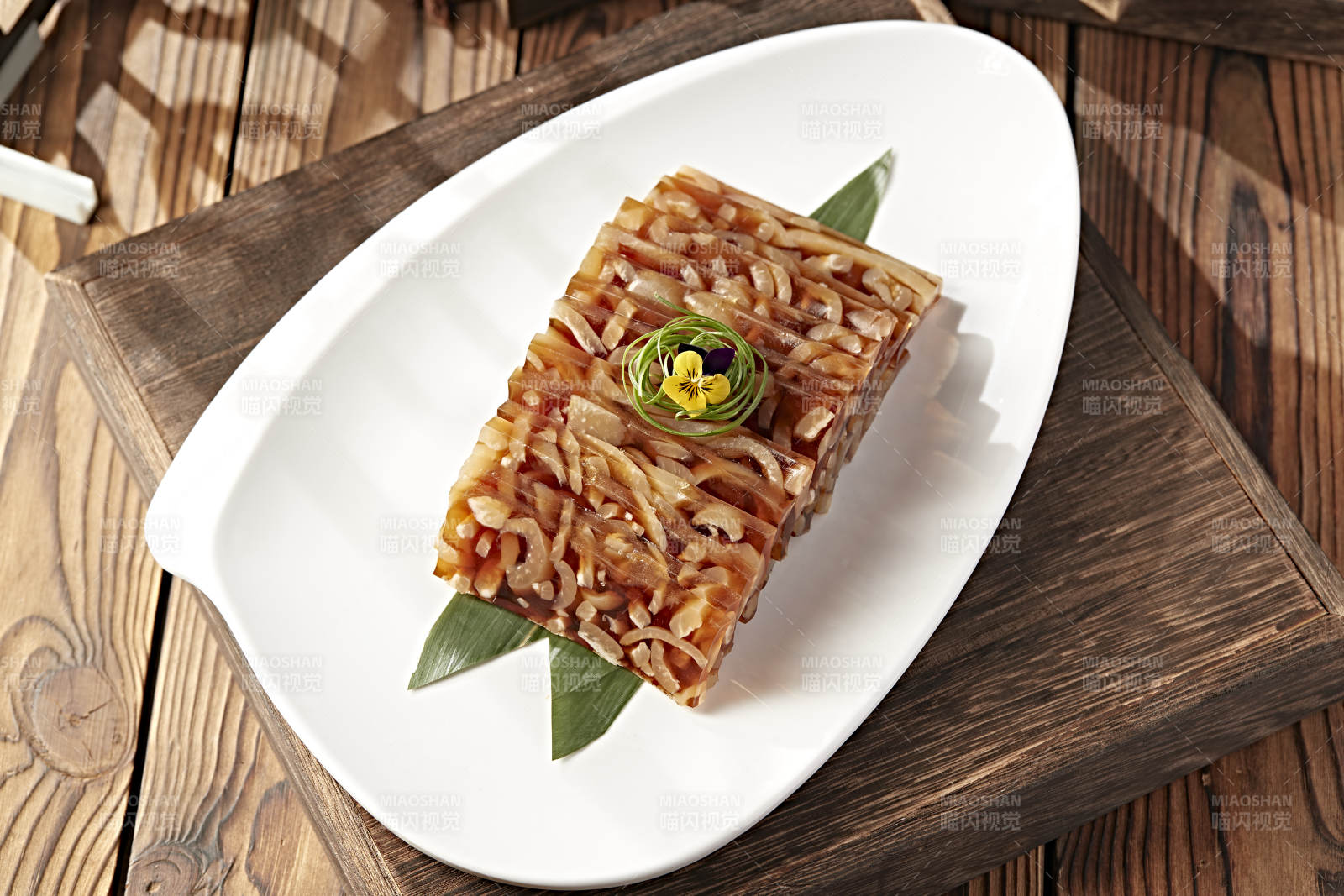 琥珀水晶猪皮冻