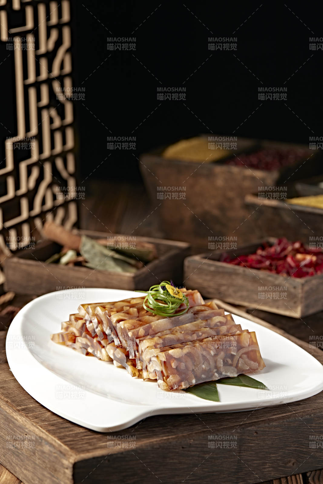 琥珀水晶猪皮冻