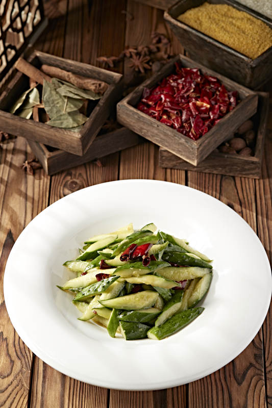 芥末油拌盐水腌黄瓜条