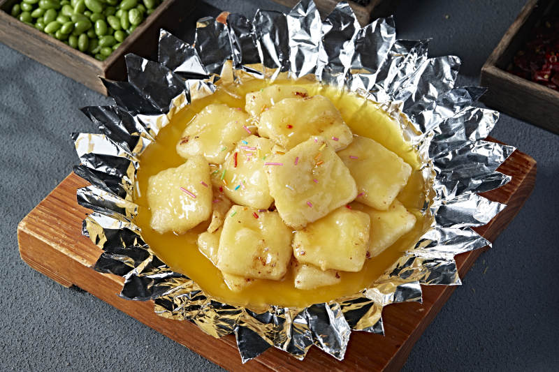 锡纸铁板沙棘汁烤油炸奶豆腐