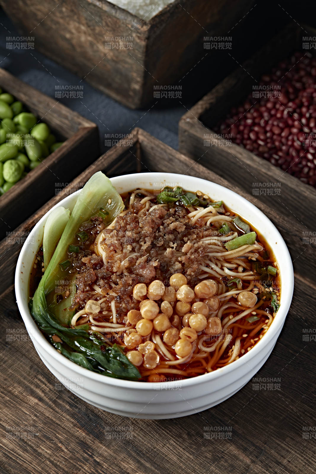 地域名小吃肉沫豌杂重庆小面