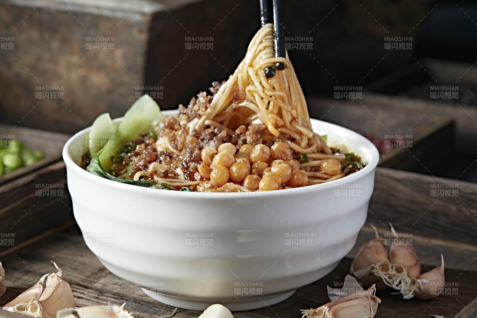 地域名小吃肉沫豌杂重庆小面