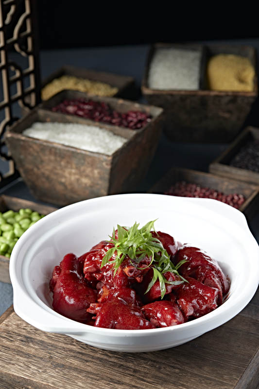 美味砂锅毛氏红烧猪蹄块